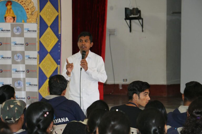 Youth from Deshpande Foundation visit Sathya Sai Grama – Jan 23rd, 2017