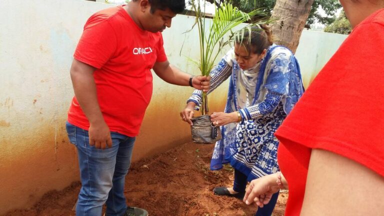 Dental hygiene kits to children and tree plantation drive with Oracle India – 17 June 2017