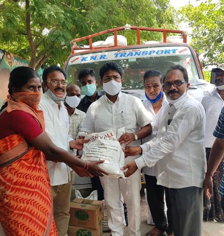 Grocery kits to 500 needy families of government school cooks in Prakasam district​ of Andhra Pradesh