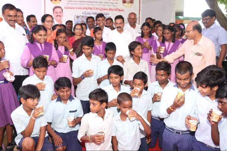 Launch of Morning Nutrition – “Raagi Cereals Health Mix” to 25,500 Govt. school children in Sarvepalli constituency of Nellore district, Andhra Pradesh – 13th September 2022