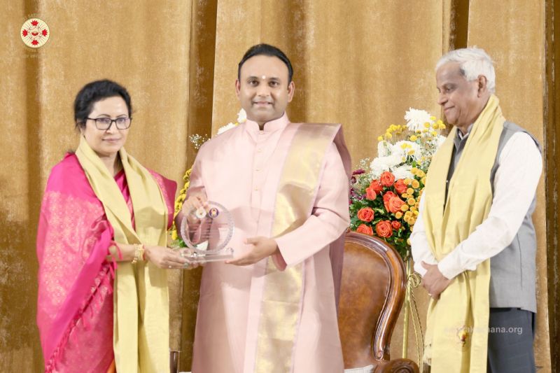 Prof Elizabeth Cherian, Mr Kamal Kishore Karnani, and Mr S Jayaramant 