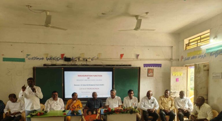 Inauguration of Morning Breakfast Programme at ZPHS Thorlikonda, Nizamabad District in partnership with Rise Against Hunger – India